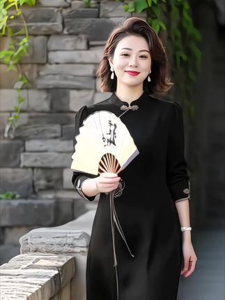 #轻松拿捏慵懒风穿搭 #穿搭如呼吸般简单 #chic拉满的流光运动风穿搭 #早秋贵气感穿搭 #早秋穿搭公式来了