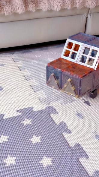 磁力片的100种搭法(100/23)桑塔纳轿车
突然发现圣诞节跟桑塔纳很配哦#磁力片 #磁力片拼图大全教程 #磁力片搭建 #磁力片玩法 #磁力片玩具教程