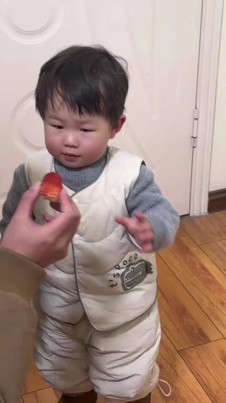 儿童糖果视频,小孩子爱看的视频,小朋友宝宝爱看的搞笑视频,小孩子爱看的视频,儿童0-3岁动画片,3到6岁儿童搞笑视频,小孩子爱看的小视频,儿童爱看的小视频,儿童益智早教视频,三岁小孩看的视频,小宝宝可爱的视频,小娃娃喜欢看的视频,3到6岁儿童益智早教动画 #亲子互动游戏 #3到6岁萌娃爆笑视频 #宝宝爱看的儿童视频 #亲子互动游戏 #1到3岁儿童搞笑视频 #小 孩
孩子玩耍视频