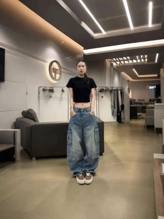 #牛仔裤 #百搭裤子 #休闲减龄穿搭 #显高显瘦显腿长 #谁穿谁好看