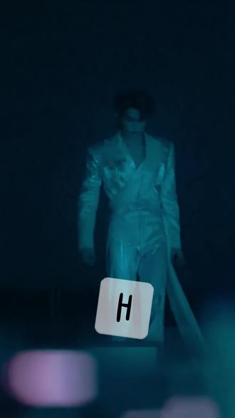 香港D2,云旗郝熠然《爱就一个字》 #云旗郝熠然曼谷演唱会 #创作者中心 #创作灵感 #双人舞台真的太绝了