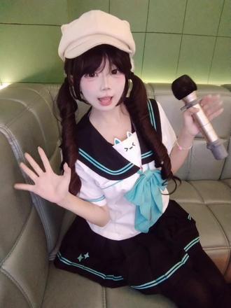 翻你手机又不肯,翻你钱包又没钱,翻裤兜又像小孩,你到底要怎么样#水手服#拍照姿势