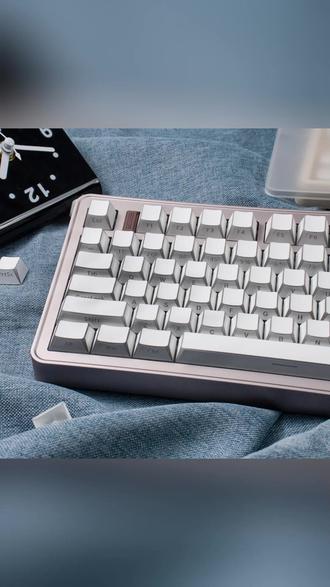 棱角透光键帽 透光棱角,打字都变酷了! #客制化键盘 #机械键盘 #键帽 #高颜值外设 #透光键帽