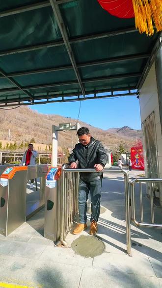 新年游玩第一站🥳南部山区龙门山风景区👍#登高望远放飞心情 #新年祈福 #周边游 #假期游玩 #踏青嗨玩季