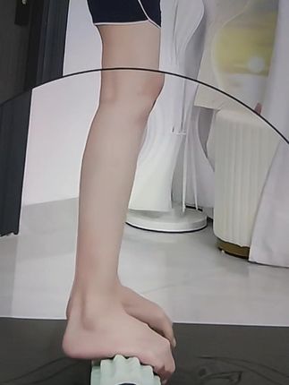 叶子推荐-莫兰迪粉月牙版瑜伽柱筋膜柱泡沫轴松解肌肉腿放松