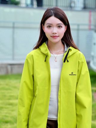 #冲锋衣 #户外穿搭 #牧荒者 防水又防风,出门带它就够