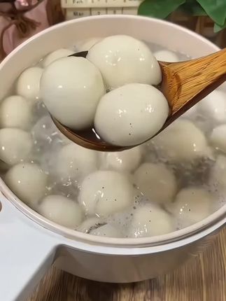 #无糖黑芝麻汤圆 #糯叽叽的一口爆汁 #超好吃 #小朋友最爱