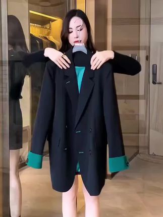 黑色西装外套女2025年新款春秋季高级感小众设计显瘦气质休闲西服#时尚穿搭时尚穿搭时尚 #穿出高级感 #女神穿搭 #今年最流行穿搭