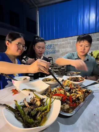 鹿茸菇炒鸭肉,炒鸡肉煲汤都是非常不错的选择