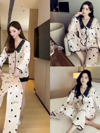 甜美睡衣女,金丝绒套装娃娃领家居服,可外出穿#时尚潮流穿搭 #穿的美美哒 #做个美美的小仙女
