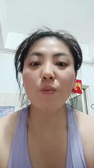 浮生无安 我自为舟 这短短的一生,愿你已己为舟,在人生这个海洋里,越过风浪后,愿你越游越稳,越游越强,自渡成王!#