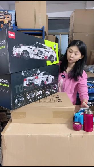 拼装日产GTR模型,男孩梦想中的速度与激情!