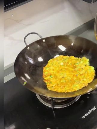 迅厨家用圆形不粘铁锅,电磁炉燃气灶通用,炒菜超顺手! #无涂层锅具 #无涂层铁锅 #不粘炒菜锅 #家用好铁锅 #正宗炒菜锅