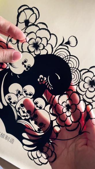 怎么创作节日主题剪纸作品
#剪纸 #非遗手工 #剪纸材料包 #母亲节