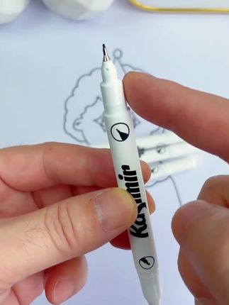 小学生绘画小助手来啦!卡西米尔双头勾线笔,一头粗一头细,轻松勾勒创意,速干无异味,美术课超省心~# 绘画文具 #小学生用品 #勾线笔推荐