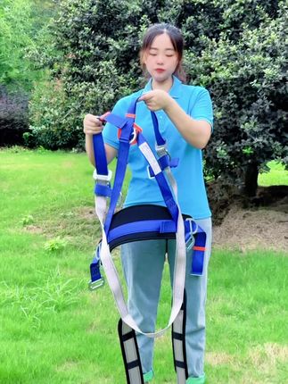 高空作业怕坠落?全身多挂点安全带安排上!#安全防护 #高空作业 #安全带使用教学#原创视频