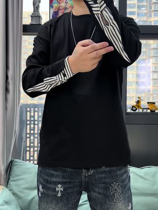 高级感藏在触手可及的柔软与恰到好处的细节里。#品质男装 #老钱风男装高级感 #时尚卫衣 #打底衫 #日常通勤穿搭 @抖音小助手 @DOU+小助手