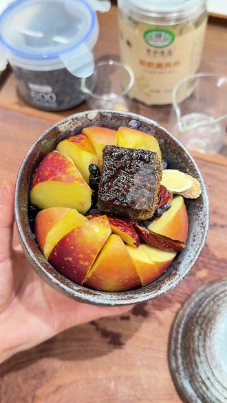 老中医教的方法,一黑一红真的很养人,平常可以多吃几次#补气血 #养生 #古法养生 #古中医养生 #滋补养颜