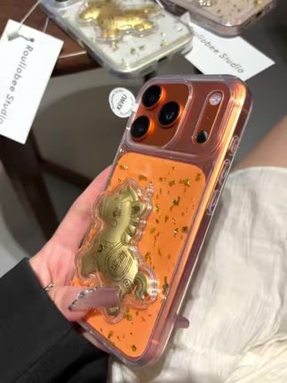 时间过得真快,还有三个月就马年了!希望你套上这个手机壳,马年,马上有钱!#手机数码 #原创手机壳 #爱了爱了 #我又心动了