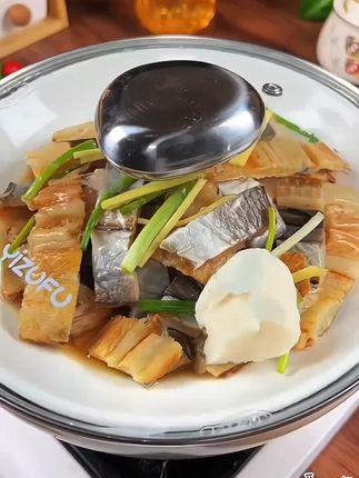 #创作灵感 渔民新晒当季鳗鱼干,好吃不贵,肉质鲜嫩美味,想吃的时候可以拿来清蒸,香煎,红烧怎么做都特别好吃下饭~#鳗鱼干 #超便宜超划算 #海鲜原产地 #快来一起尝个鲜