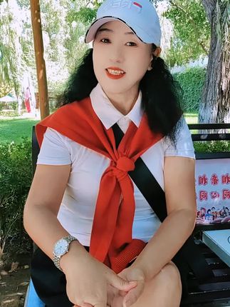 什么才叫真正的闺蜜?当面尊重,背后夸奖,没事惦记,有事帮忙,这样的朋友,一生一个足矣。🌹🌹🌹🌹🌹