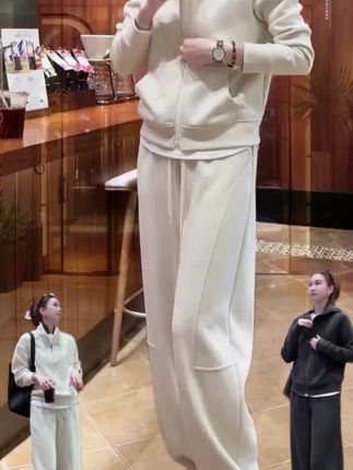 #早秋贵气感穿搭 #初秋一周不重样穿搭 #通勤穿搭如何摆脱土气感 #梨形身材穿搭大赏 #时尚穿搭