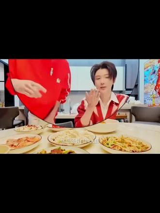 要分开了,所以嘉辉你才会这么频繁的眨眼睛闷闷不乐的吗?普普也揉眼睛,是怕回去爸爸妈妈说什么吗?看的好心疼。
#小别胜新婚 你们马上就要相聚了。
#爱豆