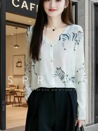 #女装 #高级感穿搭 #百搭上衣 #穿搭 #不挑年龄不挑身材 @抖加🔥上热门🔥dou+🔥热点宝 @DOU+上热门 @DOU+小助手
