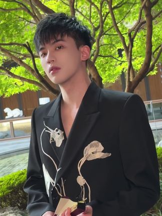 偏我来时不逢春