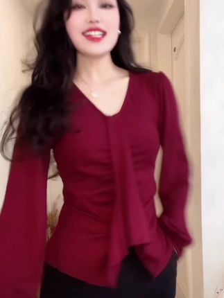 法式氛围设计感长袖T恤秋冬百搭收腰打底衫女小众温柔纯欲上衣#秀身材穿搭 #小性感 #温柔系穿搭 #亲肤柔软舒适透气 #女装