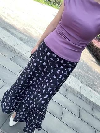 女人要么飒,要么仙,要么雅,要么醋,总衣你不能活的像白开水,即无味又无趣。做个百变女人,有趣的灵魂,你会觉得生活多姿多彩,不管别人给你什么样的眼光,你都要把他看成是太阳的光芒,好好爱自己#显瘦穿搭 #夏季新款