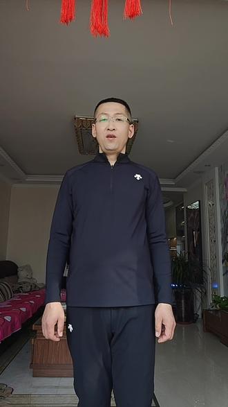 跃马迎春春风扑面,抬头见喜喜气盈门!祝愿所有的朋友们在新的一年里身体健康,工作顺利,阖家幸福,马到成功!