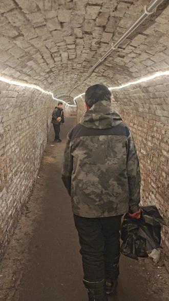 地道入口在陶三文化艺术园内铜像广场南边,免停车费,免门票,随便参观