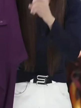 2025早秋新款长袖排扣V领百搭小众设计感显瘦高腰纯欲纯色女修身#好物推荐#谁穿谁好看 #时尚穿搭