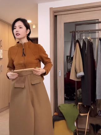 女常规修身型秋季拉链薄款卫衣时尚户外女士休闲上衣 #创作灵感