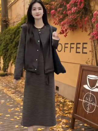 #气质显瘦穿搭 #街拍小姐姐穿搭秀 #减龄显瘦穿搭 #时尚气质穿搭 #服装时装爱美穿搭时尚潮流