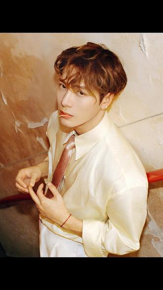 Ryley x 王嘉尔 国际时尚摄影大师色调仿色 GQ China 正式宣告回归 开年封面将刊号「智族」更为「精英」
杂志文稿写道:时间是向上的螺旋,“回归”从不是返回原点。回归,更是进化。
即在说嘉尔也在说自己
杂志:《精英GQ》
歌手:王嘉尔
摄影:Ryley Paskal
造型:Mobolaji Dawodu
采访、撰文:洛一
创意:BOH.Project
策划:李纯
#调色教程 #时尚摄影 #商业修图 #摄影师 #商业摄影 @DOU+小助手 @抖音小助手