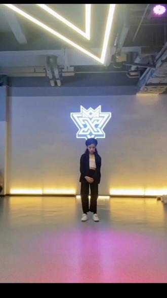 #每个动作都是用汗水换来的 #舞蹈随拍 #我的舞蹈记录 #记录舞蹈路上的点点滴滴 #少儿街舞 库存发一个,不听话的帽子终就是掉了😀