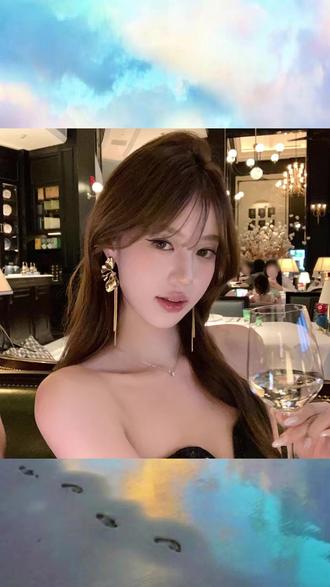 合金耳饰 宴会女主 金色长款杏叶流苏耳环高级感气质晚礼服耳饰 #合金耳饰 #杏叶流苏耳环 #高级感耳饰 #宴会配饰 #晚礼服搭配