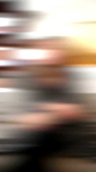 懒人必备,8个去家务化的别墅设计 1. 为扫地机器人预留上下水与充电位,实现地面自动清洁。
2. 家具选择落地或高脚(离地15cm以上),避免积灰死角。
3. 电视柜建议落地款式,避免悬空积灰与变形。
4. 吊顶与墙面力求简洁,减少复杂造型落灰。
5. 柜门选平板门搭配隐形拉手,方便打理。
6. 厨房按面积选择易清洁材质,如亮光板或肤感板。
7. 油烟机选择自清洁型号,洗碗机必备解放双手。
8. 提前规划专属收纳区,保持空间清爽。#上海别墅装修#上海别墅设计#绿地香颂 #汤臣高尔夫 #御沁园 #春天花园#西郊华城 #君悦湾别墅 #桃花源四期#一品漫城#中海顺昌玖里 #弘安里#保利外滩序