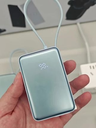 小米三合一充电宝#小米 #小米充电宝 #屏显充电宝 #自带线充电宝