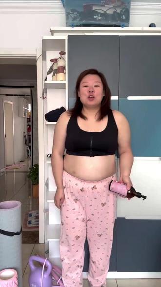 大基数减肥打卡,经络刷刷腹减肚子第四天 大基数减肥打卡,我现在采用16加8饮食法和居家运动,居家运动主要是刷腹和练背,我肚子太大了,希望早点能刷小一点,离我138斤目标还有71斤,加油!##大基数减肥打 #大基数减肥打卡记录 #经络刷 #刷腹打卡