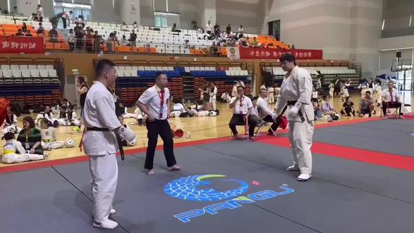 恭喜施教练拿下郑州比赛三个组别金牌#极真空手道 #实战 #比赛现场 #格斗 #体育精神