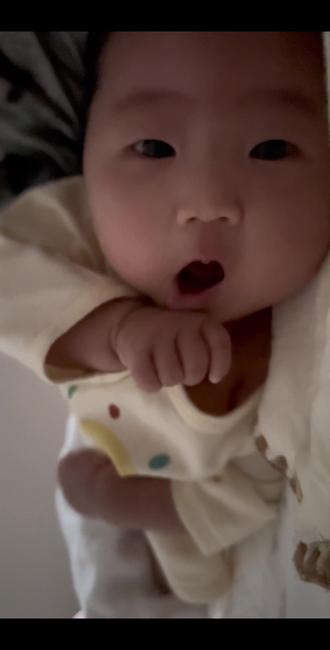 又不上班又不上学,你天天起这么早干什么!好困好困好困好困#人类幼崽可爱瞬间 #人类幼崽日常 #人类幼崽 #助手抖音