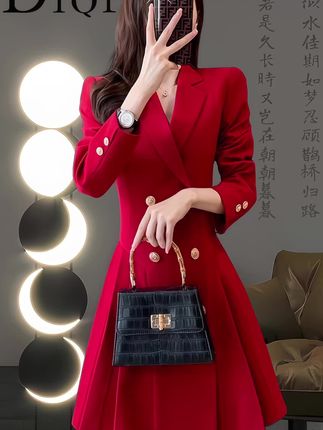#预制国庆出游穿搭#秋冬穿搭新鲜感在线#整个时尚圈都在等入 chill #早秋穿搭三分钟出门不是梦 #这个秋天被琥珀系治愈了