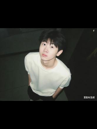 你年少,我飘渺……我爱得静悄悄ai口令和教程来了!#豆包ai #豆包出大片有两把刷子 #肉麻的调调你不会知道 #静悄悄 #肉麻的调调 静悄悄拍照ai生图指令 肉麻的调调拍照ai生图指令 豆包P图ai口令