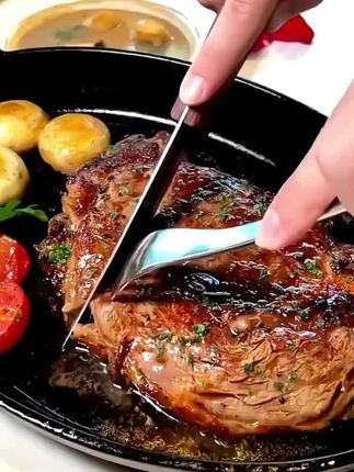 在家就可以实现牛排自由,动手做起来吧!#在家做美食 #牛排 #煎牛排 #西冷牛排 #原切牛排