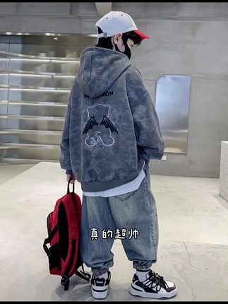 加绒 不加绒的都有哦,运险已安排,快来试穿吧!#潮酷穿搭 #男童穿搭 #男童卫衣 #男童加绒卫衣