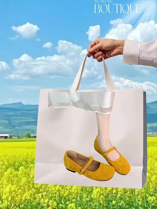 #我要上热门 宝子们,仙女风玛丽珍鞋来啦!圆头浅口,一字扣配铆钉,温柔气质满点,谁穿谁美~ #玛丽珍女鞋  #仙女风单鞋 #温柔气质款#哎哟喂你鞋真好看 @巨量千川