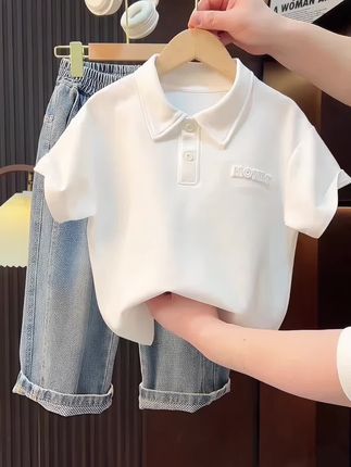 #创作灵感 宝贝们,夏天就给孩子买这件POLO衫吧!它是专为小男孩设计的,穿上很帅气,而且面料非常舒服,特别适合夏天穿,喜欢的话就赶紧下单吧!!#夏季新款 #polo衫穿搭 #男孩必备 #夏季薄款